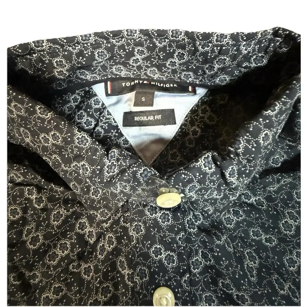 Tommy Hilfiger Men's Small Short Sleeve Collared Button Up Shirt Casual New - Picture 3 of 3